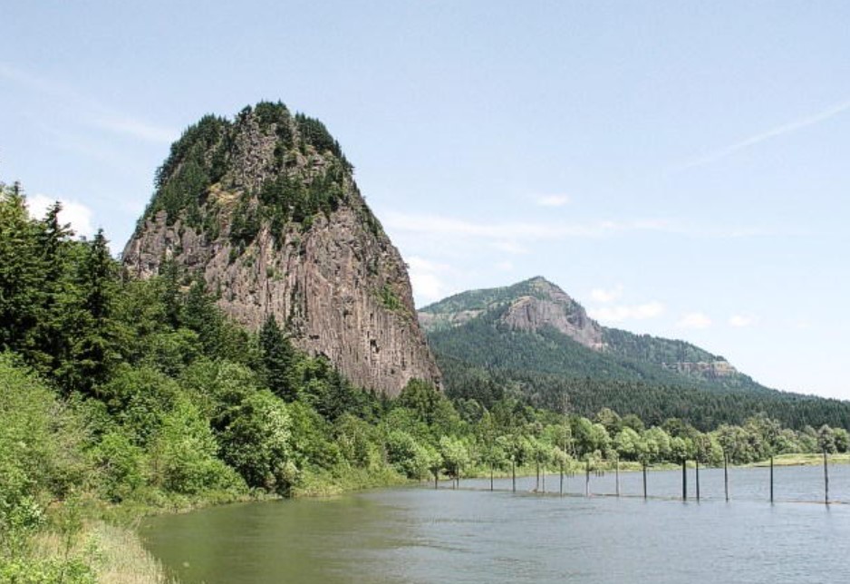 Originally known as Beaten Rock, Beacon Rock was named by Lewis and Clark in 1805. Beacon Rock was renamed Castle Rock in 1915 after being known as Castle Rock for a brief time.