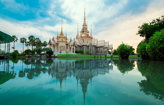 Travelling to Thailand is an ideal place to start long-term travel and backpacking, with beautiful beaches, a warm and exotic culture, ancient temples, and plenty of adventure.