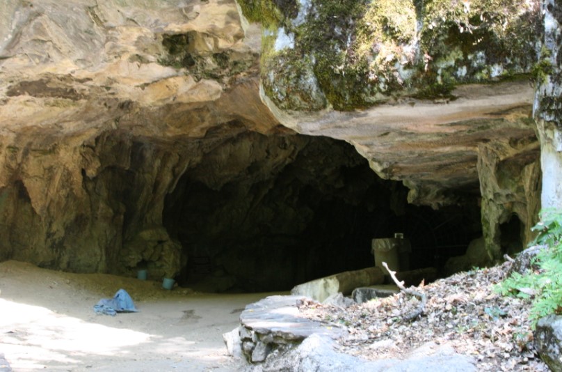 Entrance of Crystal Cave