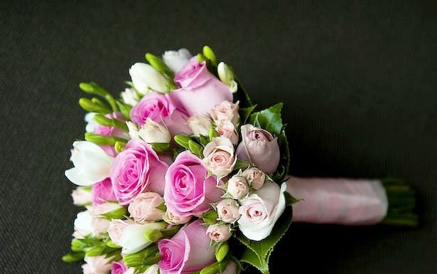 Flowers Bouquet for Birthday Gift Flowers Bouquet for Birthday Gift - A bouquet of flowers is a timeless and classic gift for a birthday. Flowers have the power to bring joy, and happiness and can lift up someone's spirit.