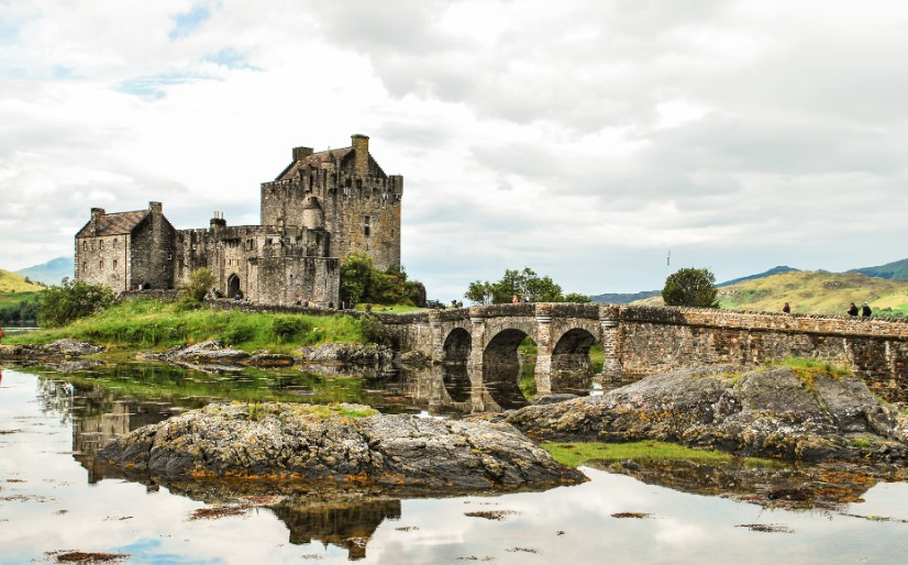 In the 17th century, the castle was destroyed in a siege by English forces and remained in ruins for over 200 years.