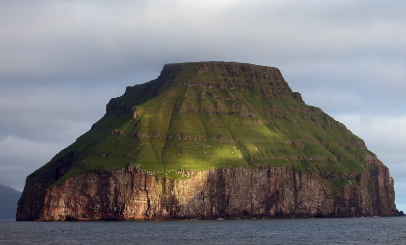 Lítla Dímun - Clouds often Cover the Uninhabited Island