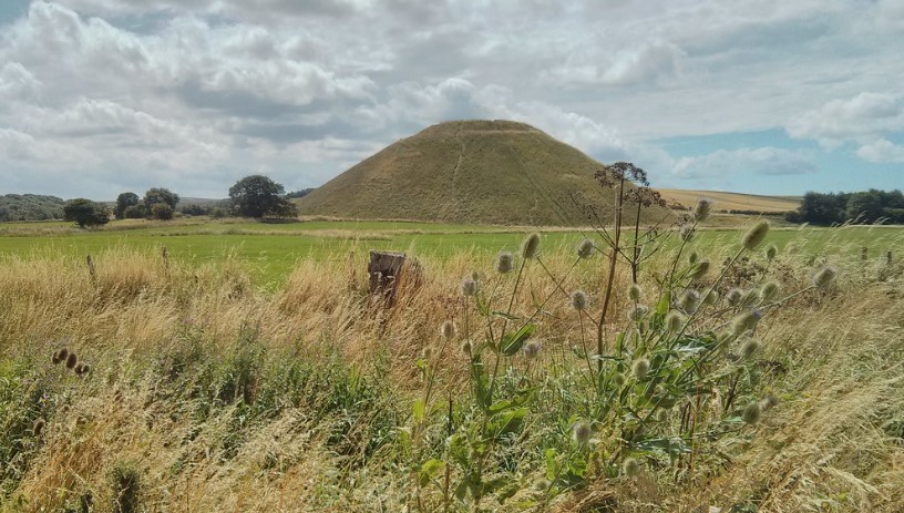It was constructed during the late Neolithic period, around 4,500 years ago, and is part of the complex network of prehistoric monuments in the area, including Stonehenge and Avebury. 
