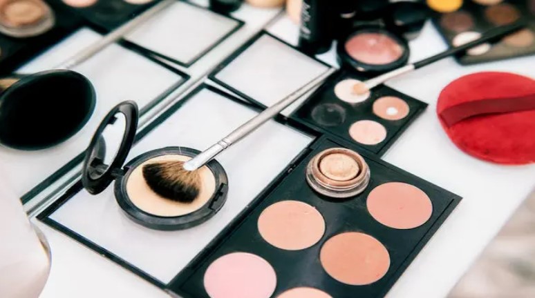 Why Do Fashion Beauty and Freaks Like to Buy Branded Products?
