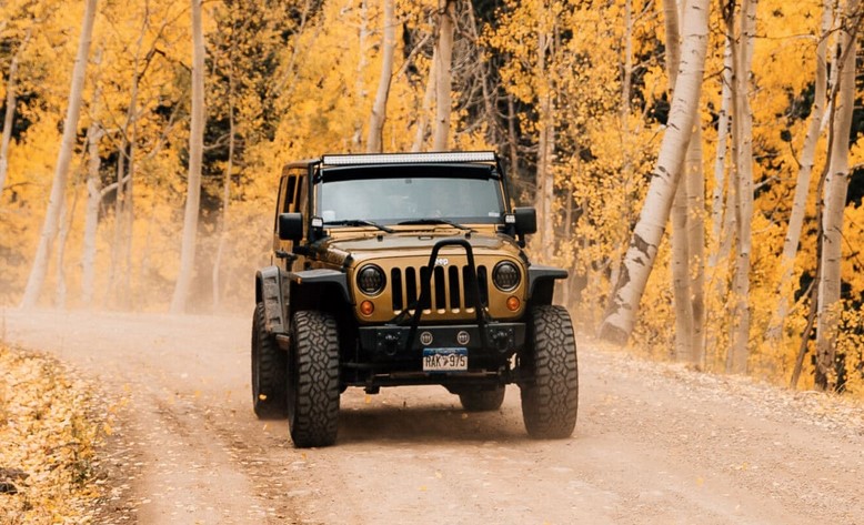 Tips for renting a jeep are very important when you hit the trails. If you're an outdoor enthusiast, you know the value of having a reliable vehicle when you hit the trails.