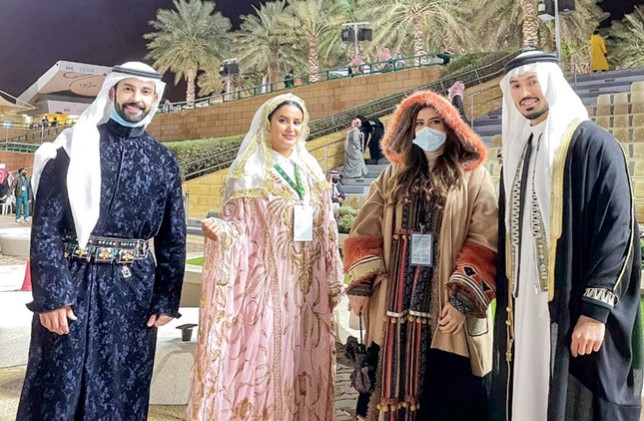 The world of Saudi fashion offers a captivating mix of traditional designs and contemporary styles.