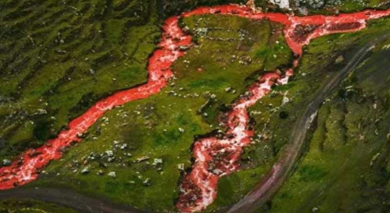 Peru's bizarre river that turns red every winter. In the southeast of Cusco lies the Red River, known locally as Palquella Pucamayu.