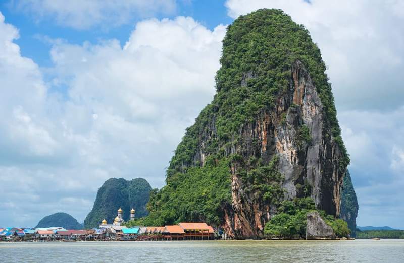 Therefore to conclude, a canoe tour of Phang Nga Bay in Thailand promises an unforgettable journey into a world of natural wonders and enchanting landscapes.