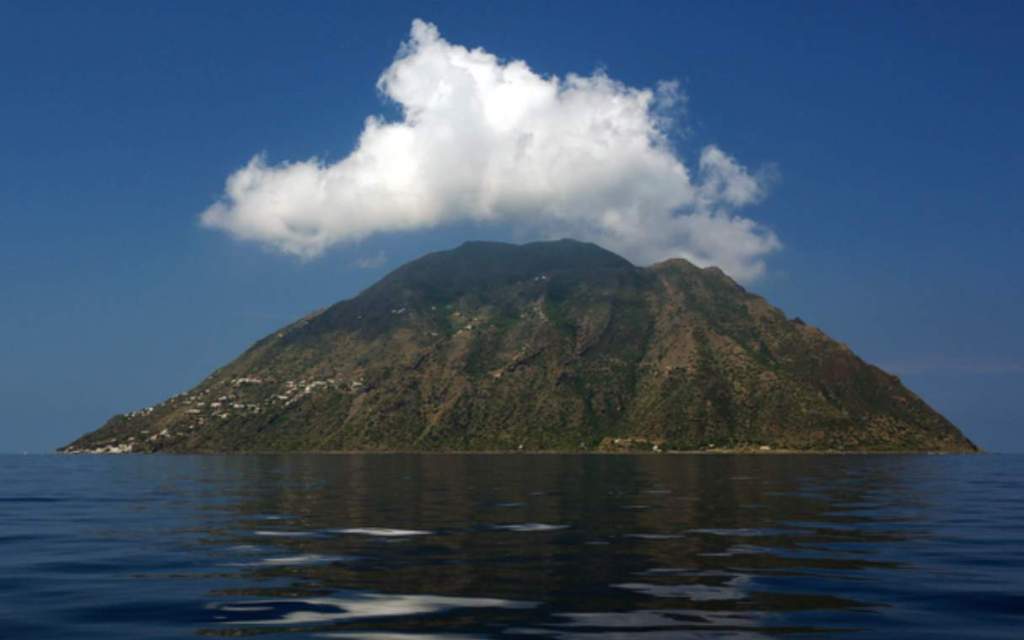 The Alicudi island is approximately 40 kilometers west of Lipari, has a total area of 5.2 square kilometers, and is roughly circular.