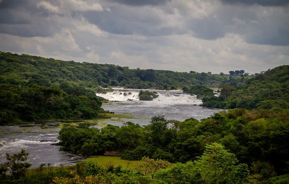 Nile River (6670km) stretches across 34 degrees of latitude, from two degrees south of the equator to 32 degrees north, at its delta's tip.