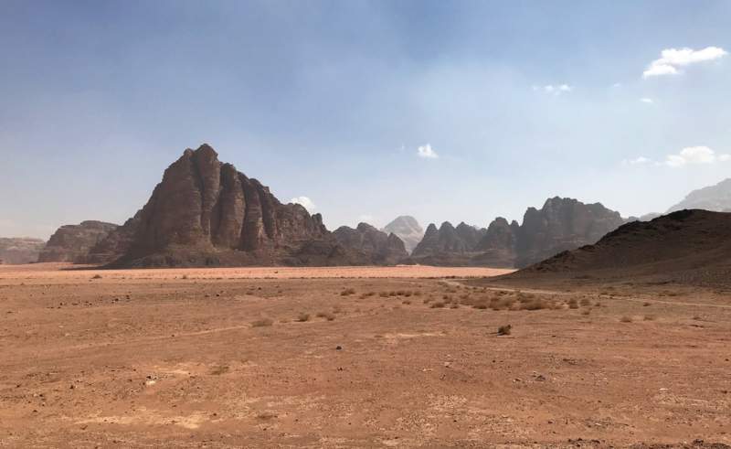 Moreover, a great hiking spot in the area, stark contrasts on this trail: on one side, flat sands spread out for miles in the summer, like a dry, yellow desert of the imagination.