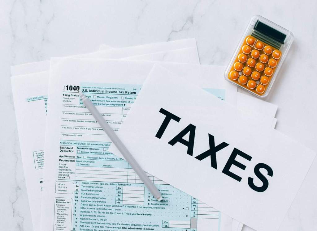 3 Reasons to Use an Accounting Firm to Help You Prepare Your Annual Tax Documents
