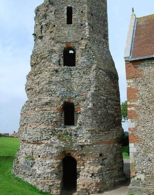 This Roman lighthouse in Dover is the oldest remaining lighthouse in England and among the oldest in the entire world. It is situated on the southeast side of Dover, Kent, England.
