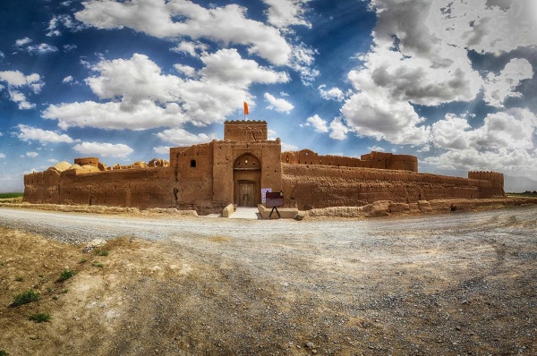 Saryazd Fortress, also known as Saryazd Castle, is a Sassanid stronghold located in the Iranian province of Yazd in the village of Sar Yazd.