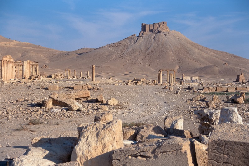 The Mamluks are assumed to have built the castle in the 13th century, on a high hill overlooking the historic town of Palmyra.