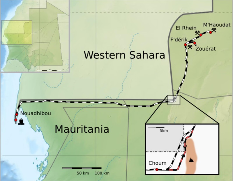 Map of Iron-ore Train Mauritania seems like a snake wandering in the desert.