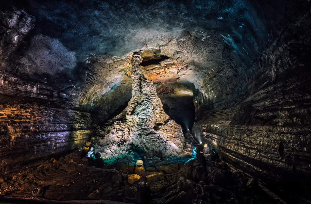 Manjanggul Cave is a lava tube in Gimnyeong-ri, Gujwaeup, Jeju City, South Korea.