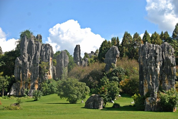 However, the best time to visit Stone Forest is the rainy days, which are preferable because it is an outdoor location.