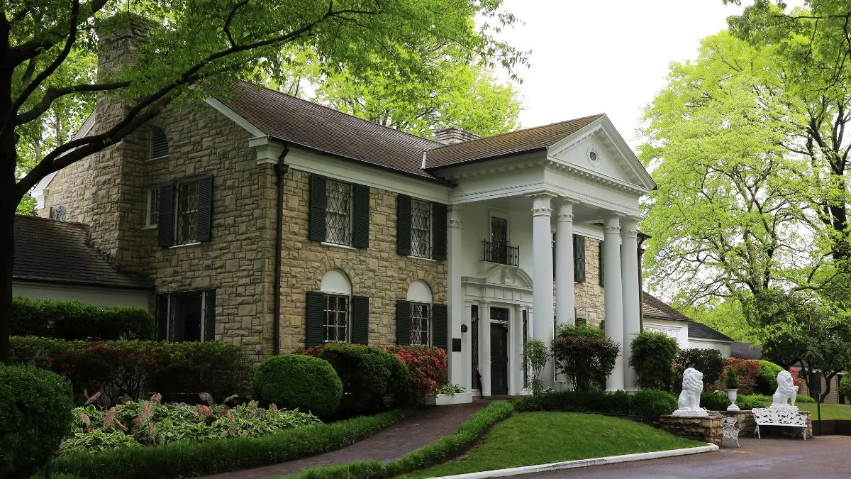 Exploring Graceland The Life and Legacy of Elvis Presley